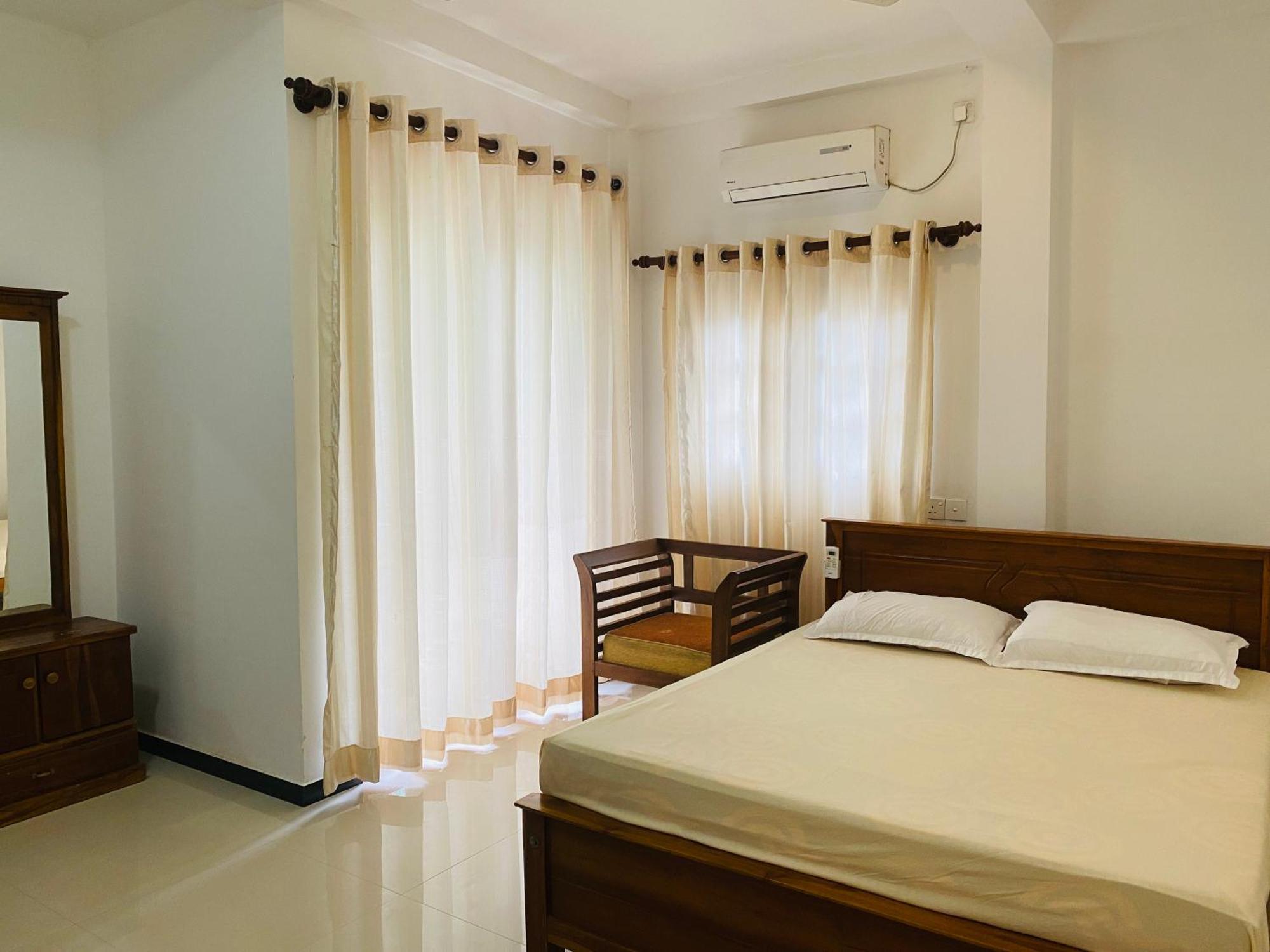Navora Hotel Hikkaduwa Exterior photo