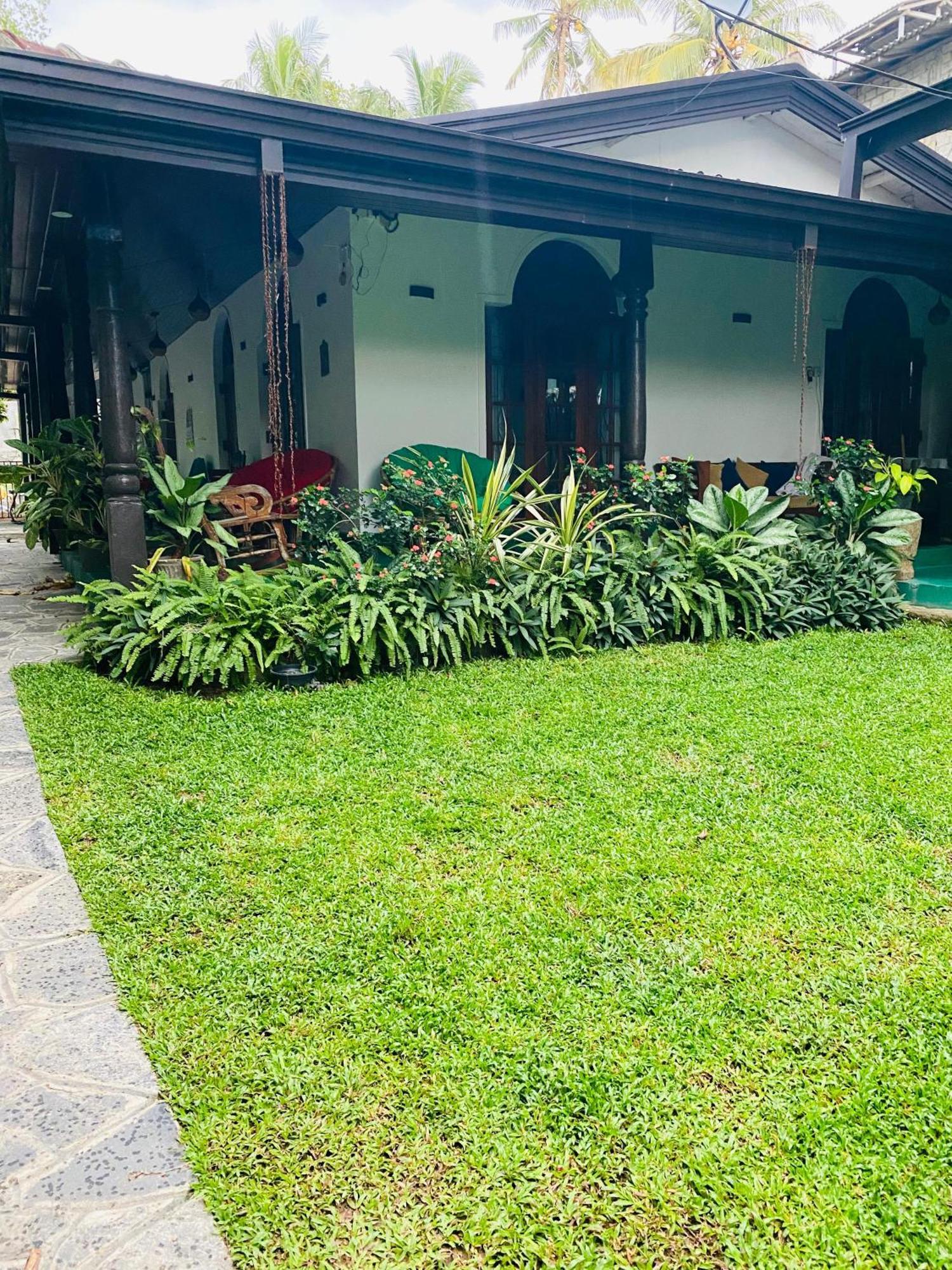 Navora Hotel Hikkaduwa Exterior photo