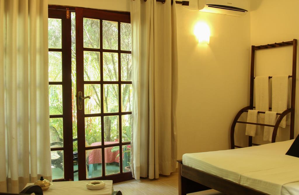 Navora Hotel Hikkaduwa Exterior photo